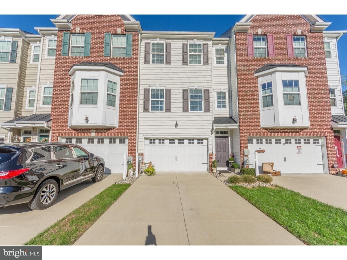 102 Winterberry Way, Woodbury, NJ 08096 Townhome Rentals in Woodbury