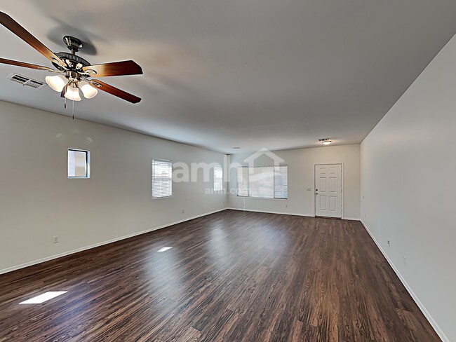 Building Photo - 3413 E Flower St
