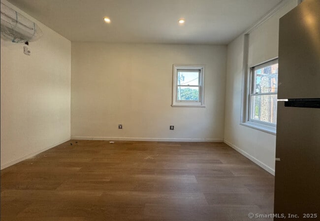 Foto del edificio - 61 Field St