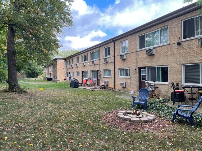 Foto del edificio - 1327 College Ave