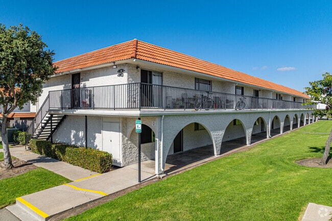 Casas de apartamentos - Villa Seville