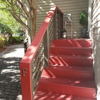 Building Photo - 415 W 7th St