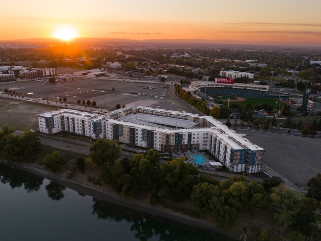 Building Photo - 805 Riverfront Apartments