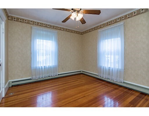 Building Photo - 21 E Brook Pl