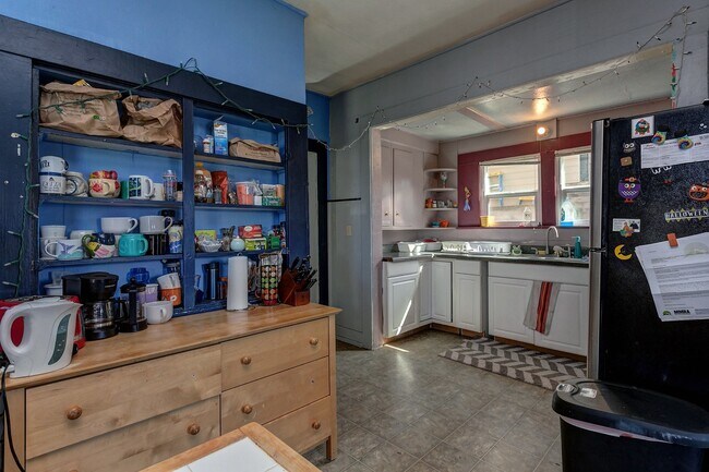 Foto del edificio - 614 Potter St