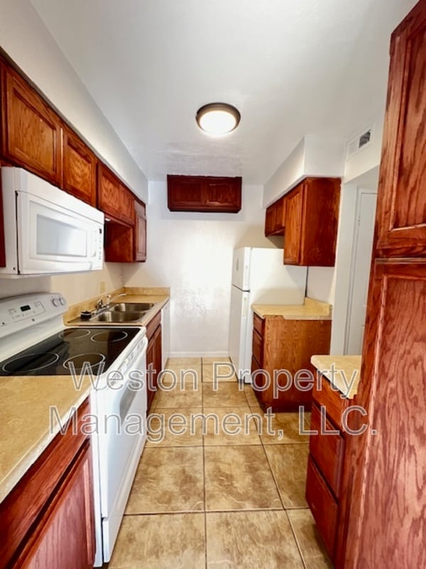 Building Photo - 6056 Northwest Expy