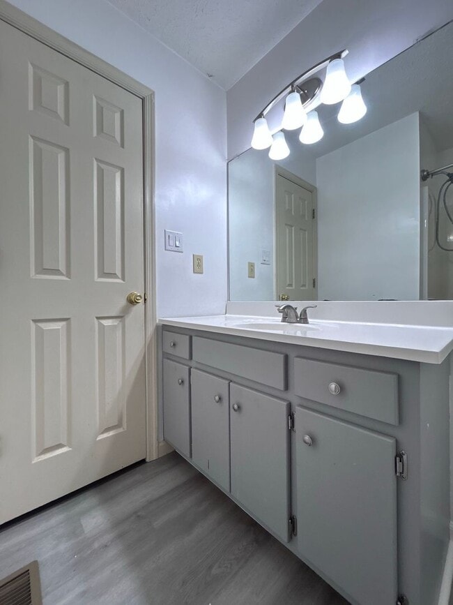 Foto del edificio - Charming 3-Bedroom Home in Newport News! "ASK ABOUT OUR ZERO DEPOSIT"