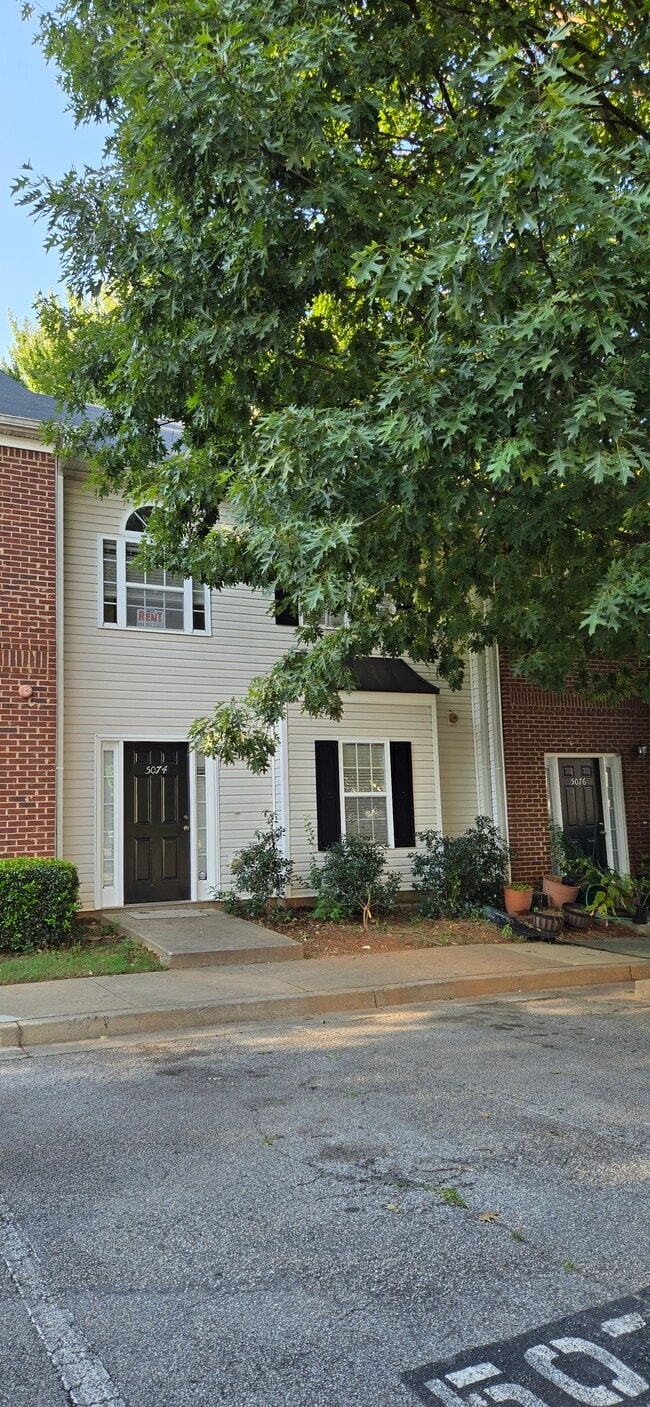 Building Photo - 5074 Leeshire Trce