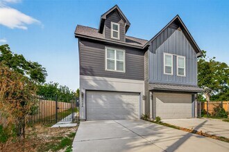 Building Photo - 808 Fortune St