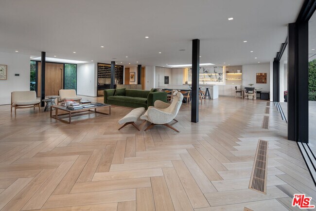 Foto del edificio - 1611 Tower Grove Dr