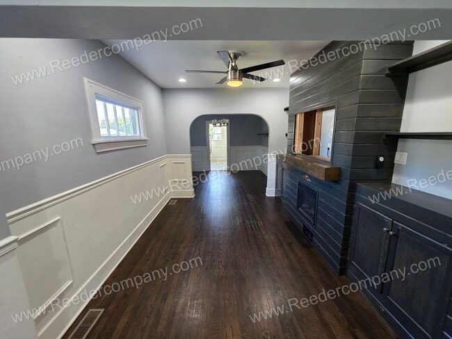 Building Photo - Remodeled 2 bedroom 2 bathroom house in Ha...