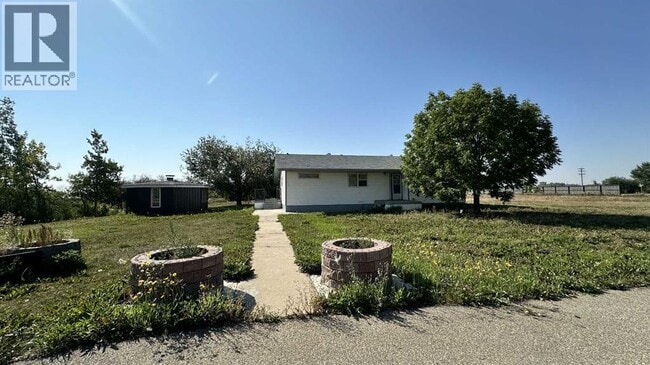 Building Photo - 60037 Township Rd 725