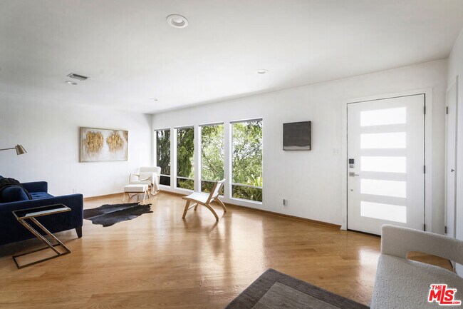 Foto del edificio - 612 Luton Dr