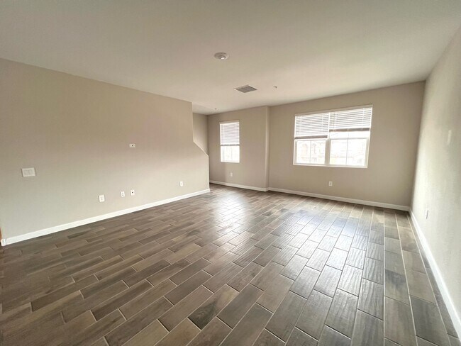 Foto del edificio - 1255 N Arizona Ave