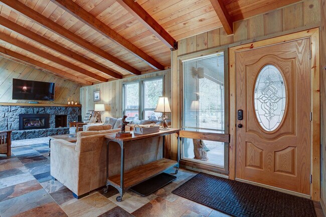 Foto del edificio - 57314 Approach Ln