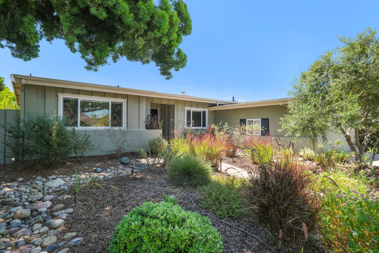 Building Photo - 5615 Madra Ave