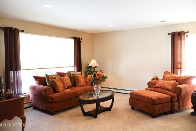 Foto del edificio - 2409 Coral Leaf Rd