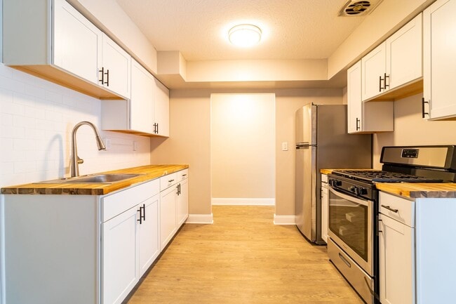 Interior Photo - Shady Cove Apartments