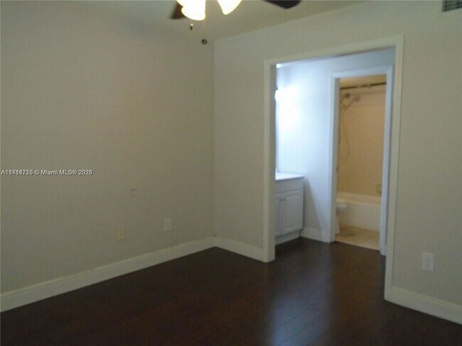 Foto del edificio - 4221 W McNab Rd