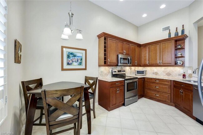 Building Photo - 6555 Valen Way