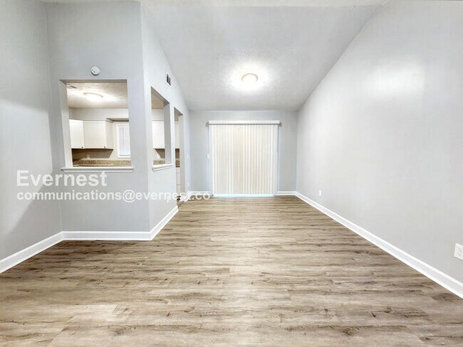 Foto del edificio - 2431 Corner Shoals Dr