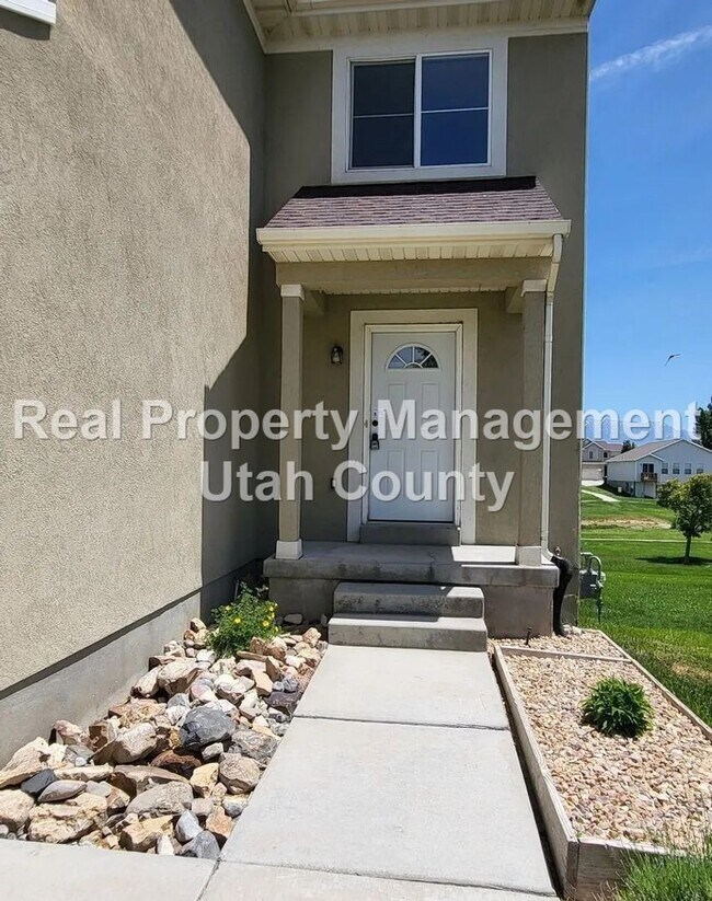 Building Photo - 4 Bedroom Home in Saratoga Springs