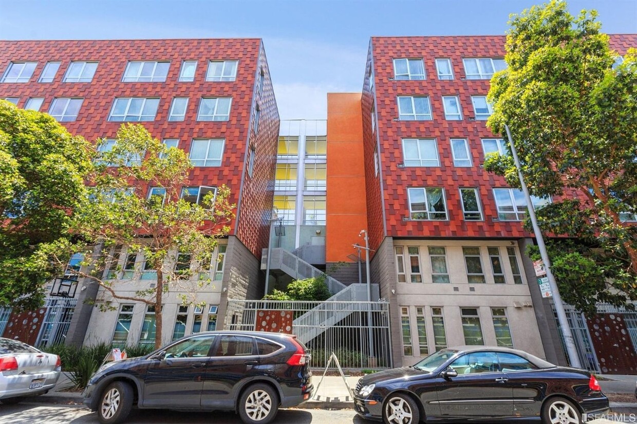 Primary Photo - EpicREA - Gorgeous 1 BR/ 1.5 BA Condo w/ i...