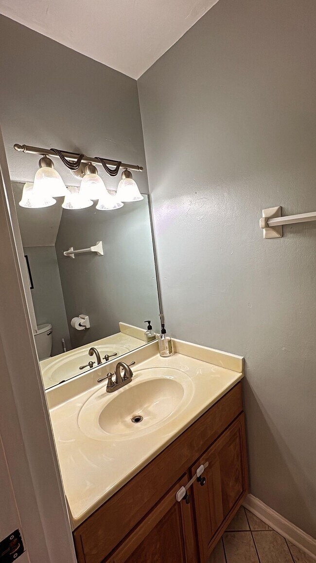 Foto del edificio - 2348 Merrigan Pl