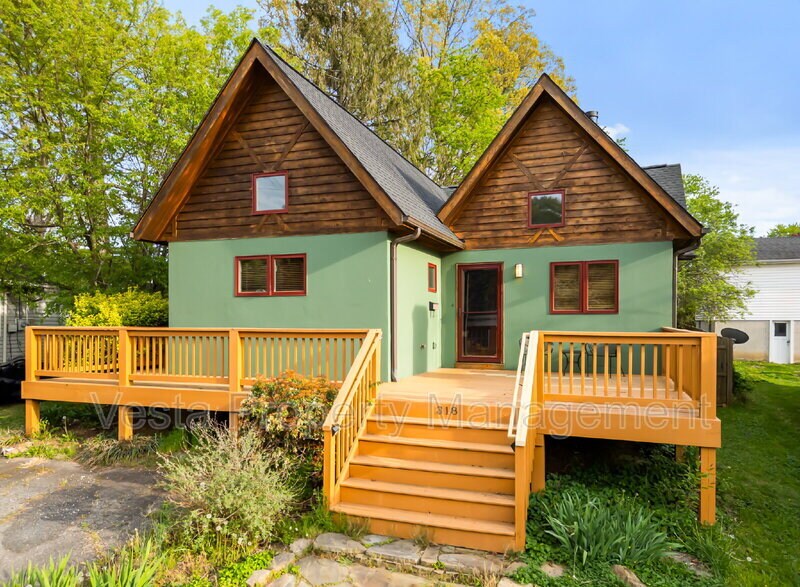 Foto principal - 318 Sulphur Springs Rd