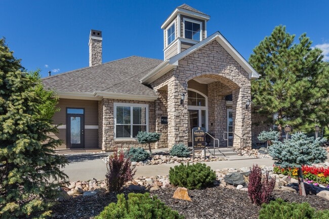 Building Photo - Dakota Ridge