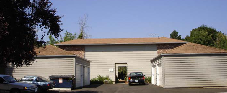 Primary Photo - 3275 Edward Dr SE