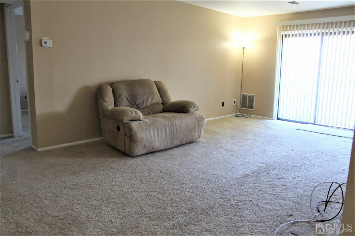 Living - 609 Sharon Garden Ct