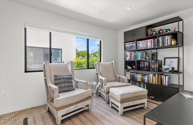 Foto del edificio - 4843 N 72nd Way