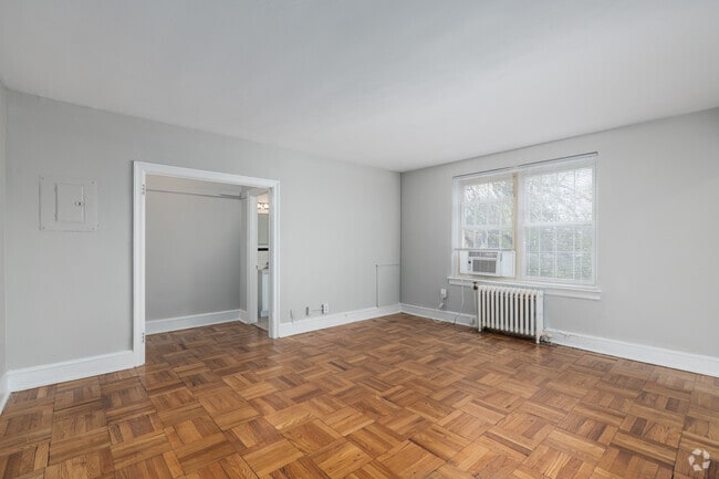 Studio - 391SF - Living Room - Bryn Mawr Gables