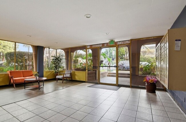 Building Photo - 545 Chestnut Ave