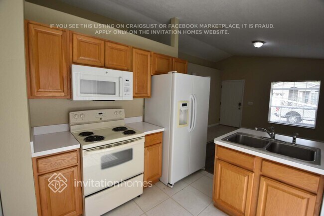 Foto del edificio - 123 Oak Grove Rd