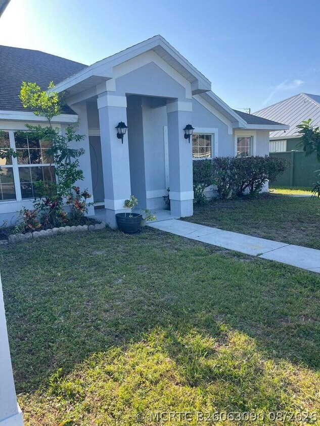 Foto del edificio - 688 SW Heather St