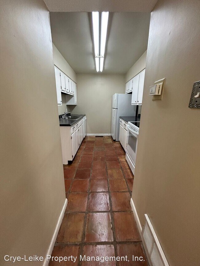 Building Photo - 2 br, 2.5 bath House - 2430 East End Row