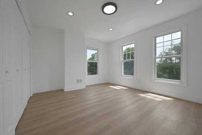 Foto del edificio - 46 Cottage Pl