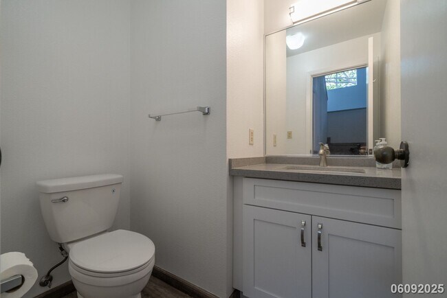 Foto del edificio - $3,900 / 3br - 1868ft2 - 3900.00 | 3BD/2.5...