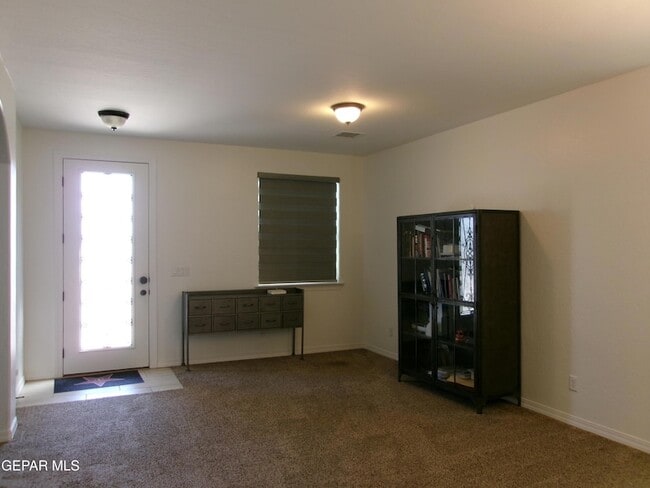 Building Photo - 6445 Villaggio Dr