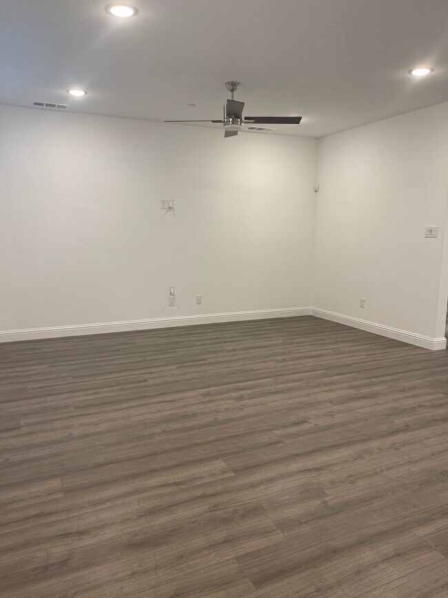 Foto del edificio - 4513 Bishop St