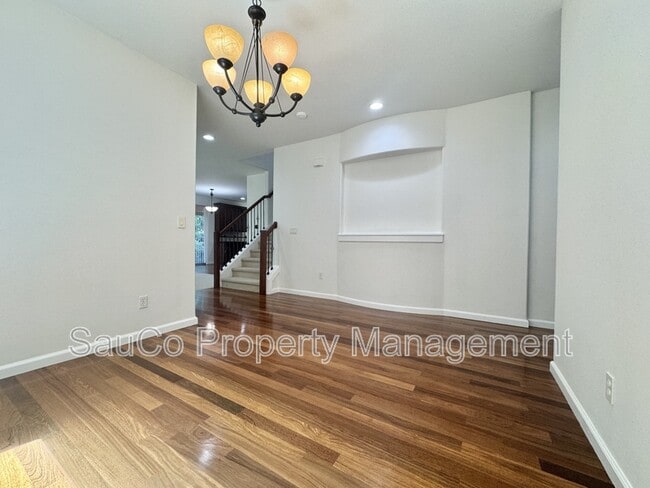Building Photo - 7182 NE Rockridge Pl