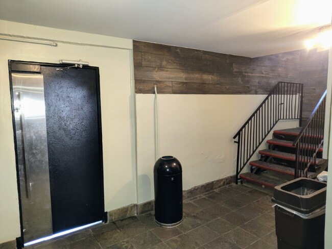 Foto del edificio - 14746 Delano St