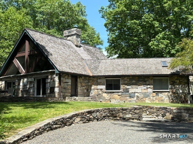 Foto del edificio - 40 Looking Glass Hill Rd