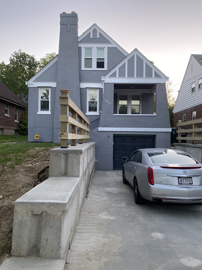Front of house - 1033 Woodlawn Ave
