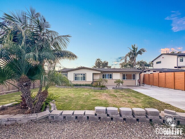 Foto del edificio - Coastal Charm Meets Modern Living in Beautiful Encinitas