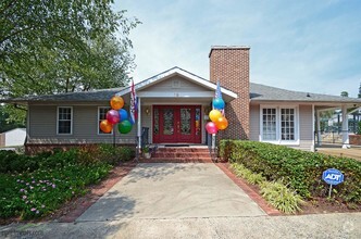 Creekside Landing Photo