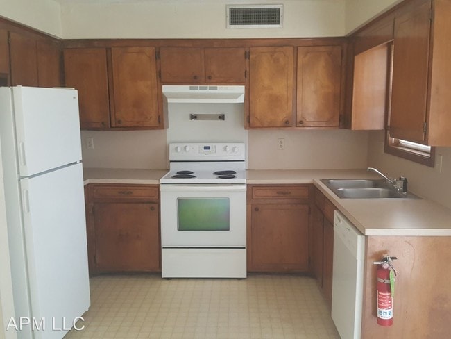 Building Photo - 2 br, 1.5 bath Apartment - 107 Parkwest Dr