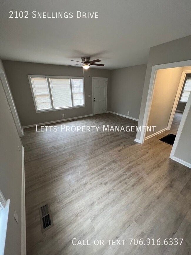 Building Photo - Beautifully Remodeled 3 Bedroom 1 Bath Hom...